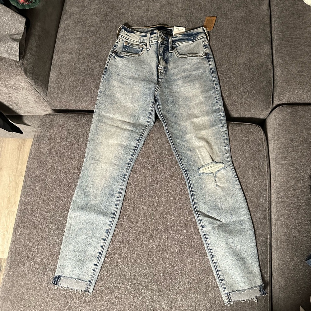 Lucky Brand Skinny Blue Jeans with Vintage Distressing
